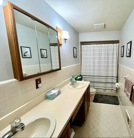 22935 Allor Street, St. Clair Shores, MI 48082
