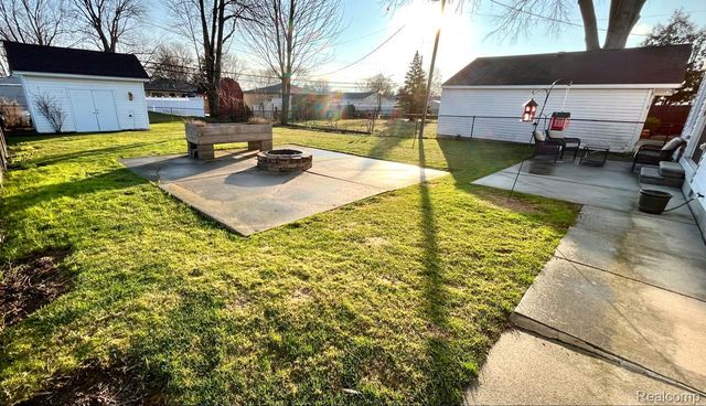 22935 Allor Street, St. Clair Shores, MI 48082