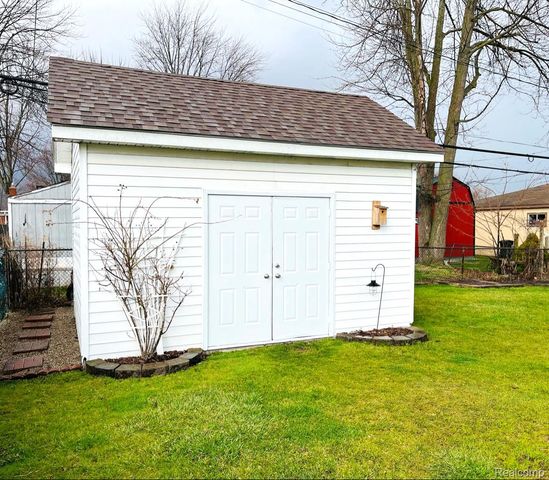 22935 Allor Street, St. Clair Shores, MI 48082