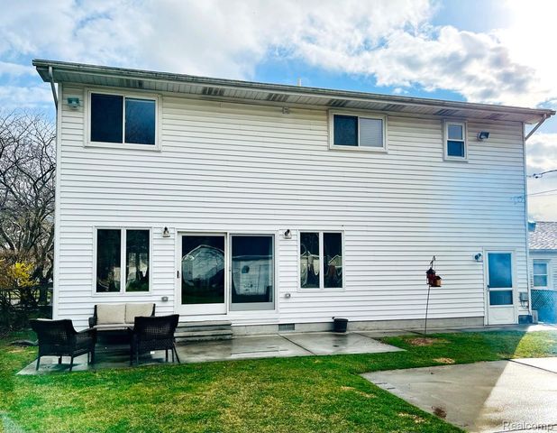 22935 Allor Street, St. Clair Shores, MI 48082