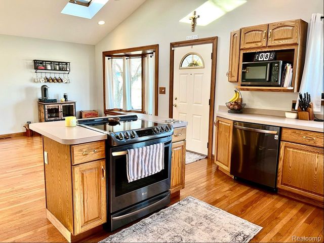 22935 Allor Street, St. Clair Shores, MI 48082