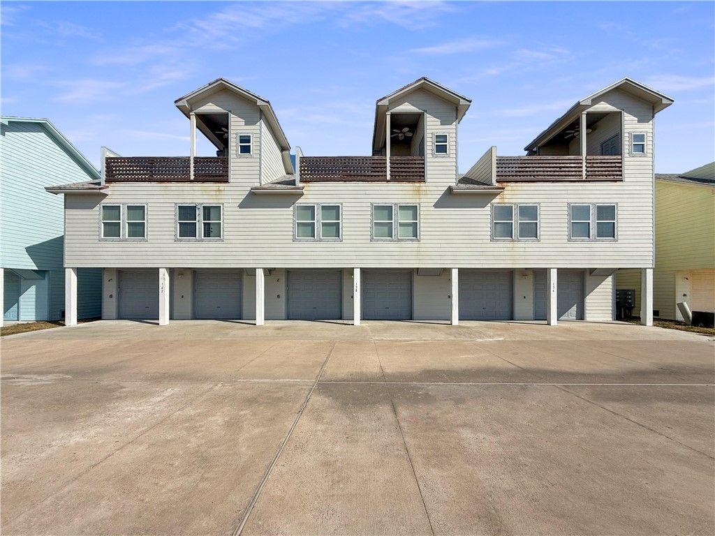 138 W Palm Beach Road, Port Aransas, TX 78373