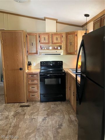 9 Corktree Drive, Olmsted Twp, OH 44138