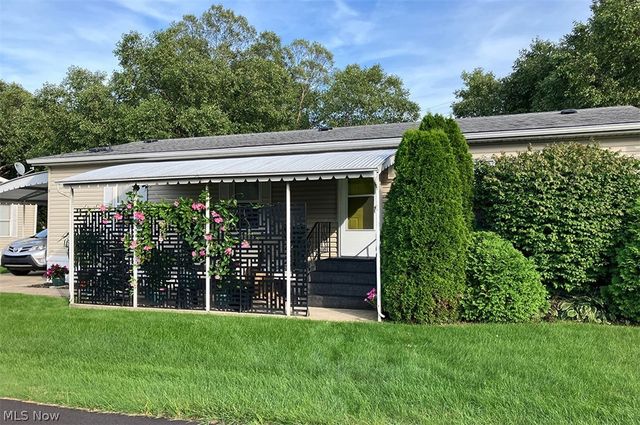 9 Corktree Drive, Olmsted Twp, OH 44138