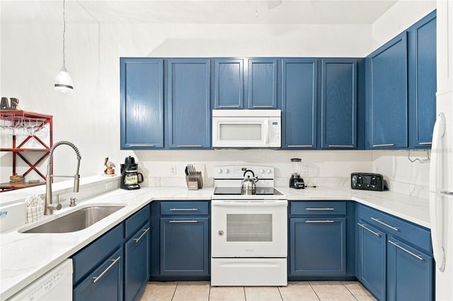 1106 GRAN BAHAMA BOULEVARD 1106, Davenport, FL 33897