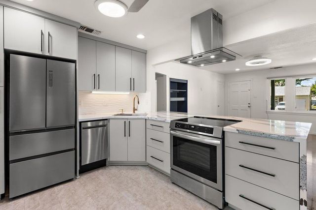 223 Price Way, Folsom, CA 95630