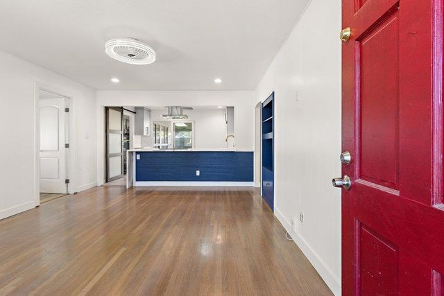 223 Price Way, Folsom, CA 95630