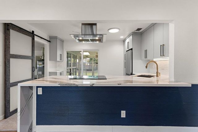 223 Price Way, Folsom, CA 95630