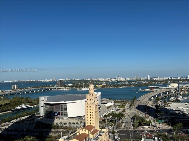 121 NE 5 2712, Miami, FL 33132