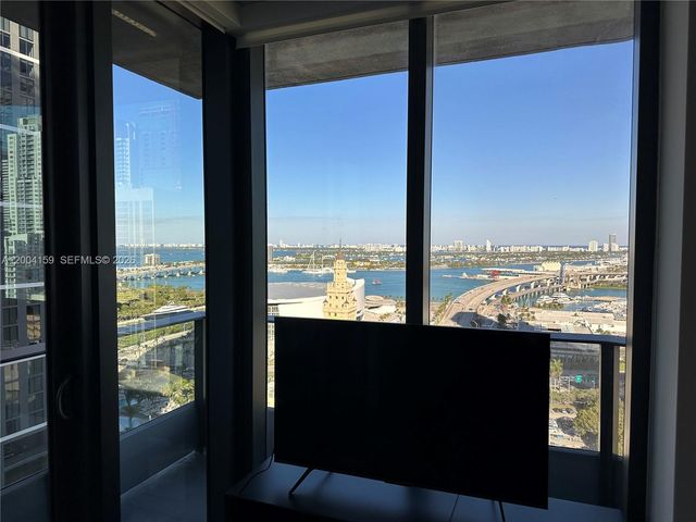 121 NE 5 2712, Miami, FL 33132