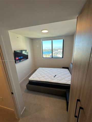 121 NE 5 2712, Miami, FL 33132