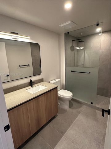 121 NE 5 2712, Miami, FL 33132