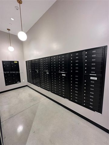 121 NE 5 2712, Miami, FL 33132