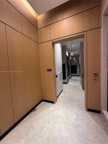 121 NE 5 2712, Miami, FL 33132