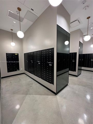 121 NE 5 2712, Miami, FL 33132