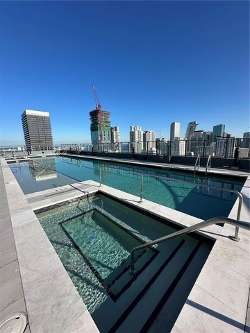 121 NE 5 2712, Miami, FL 33132