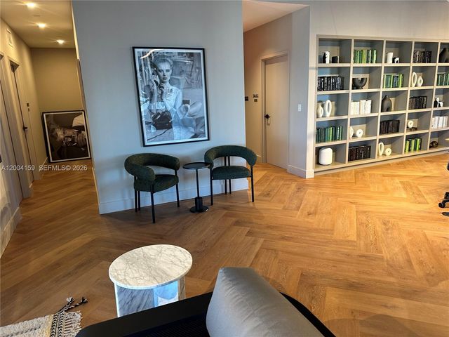 121 NE 5 2712, Miami, FL 33132