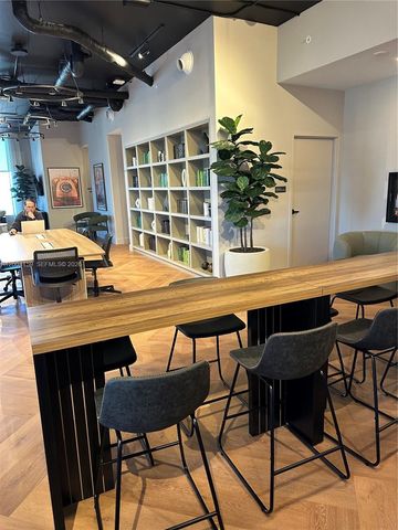 121 NE 5 2712, Miami, FL 33132