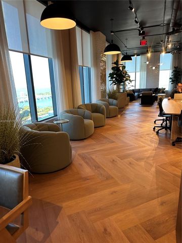 121 NE 5 2712, Miami, FL 33132