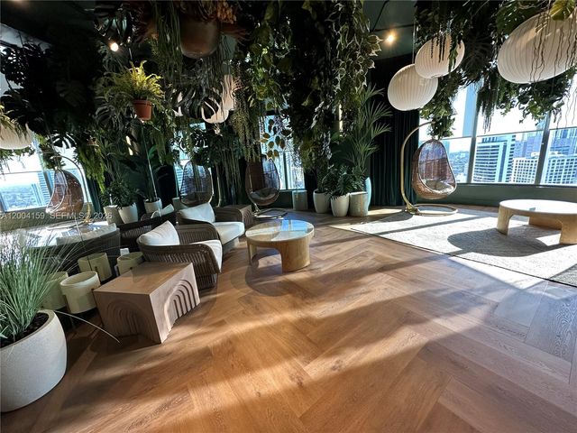 121 NE 5 2712, Miami, FL 33132