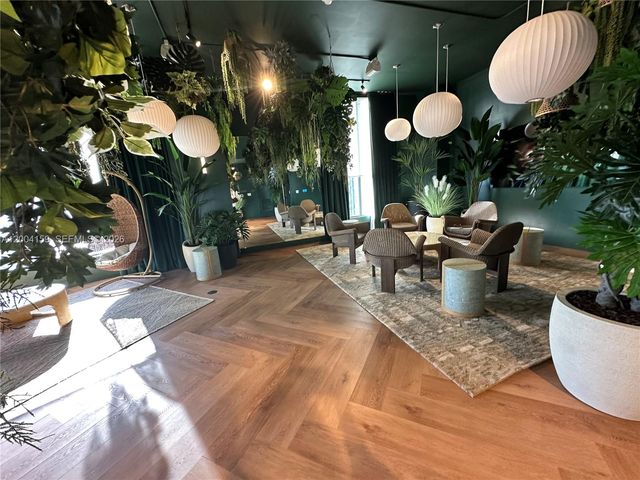 121 NE 5 2712, Miami, FL 33132