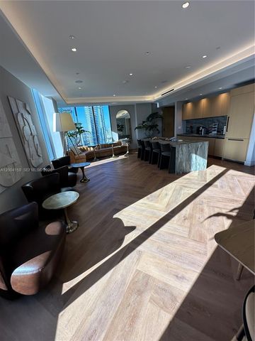 121 NE 5 2712, Miami, FL 33132