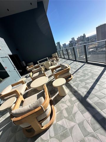 121 NE 5 2712, Miami, FL 33132