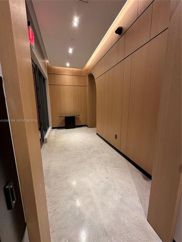 121 NE 5 2712, Miami, FL 33132