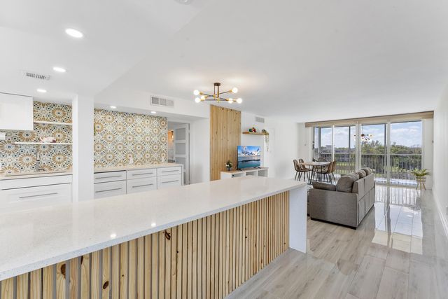 3001 S Course Drive 502, Pompano Beach, FL 33069