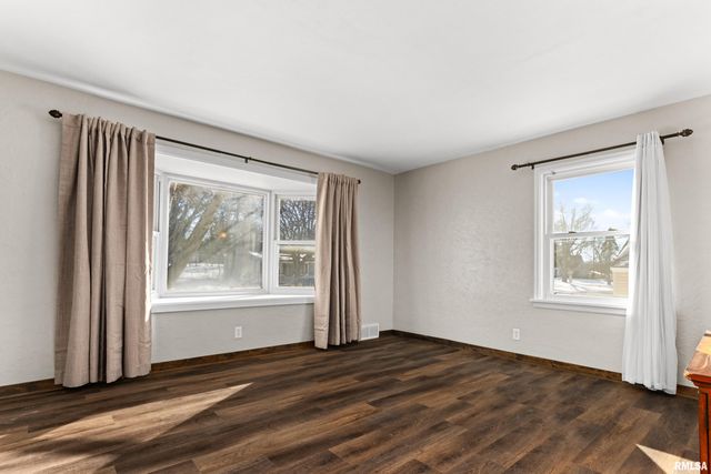 203 COURT Drive, Washington, IL 61571