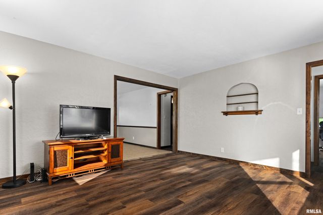 203 COURT Drive, Washington, IL 61571