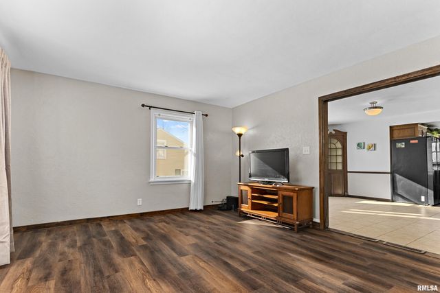 203 COURT Drive, Washington, IL 61571