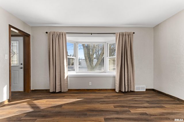 203 COURT Drive, Washington, IL 61571