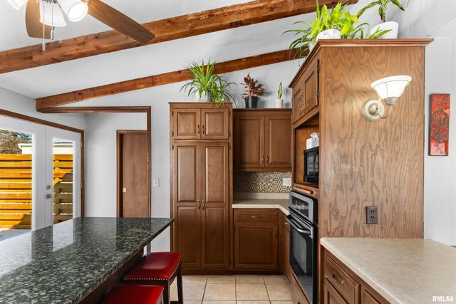 203 COURT Drive, Washington, IL 61571