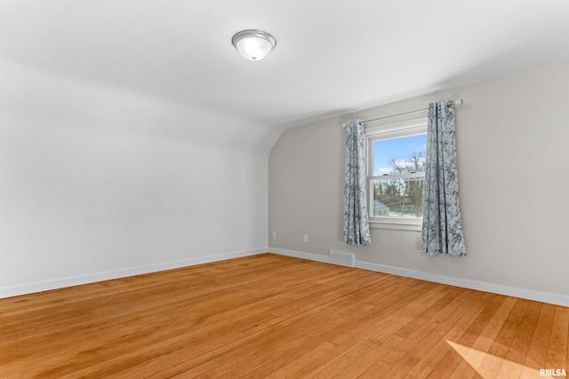 203 COURT Drive, Washington, IL 61571