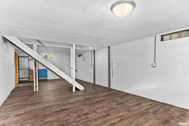 203 COURT Drive, Washington, IL 61571