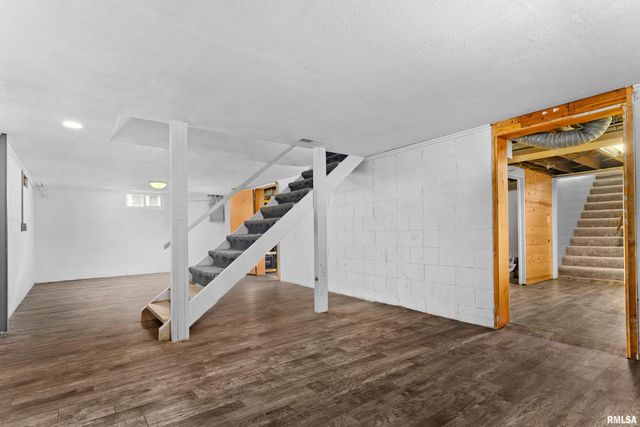 203 COURT Drive, Washington, IL 61571