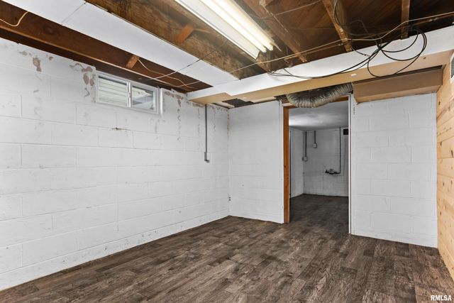 203 COURT Drive, Washington, IL 61571