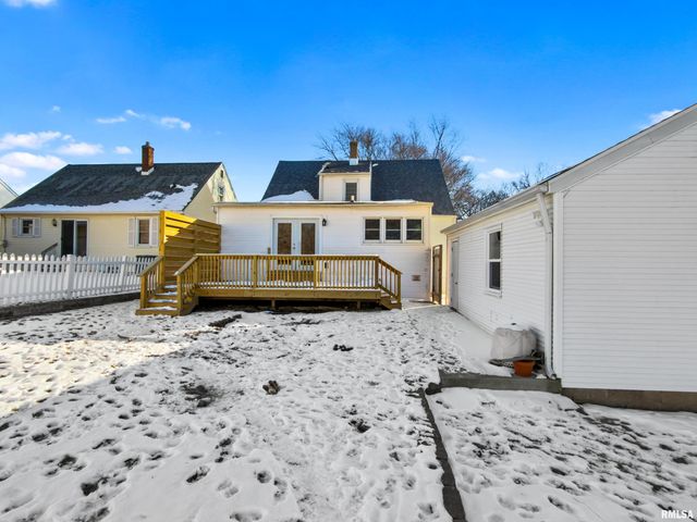 203 COURT Drive, Washington, IL 61571