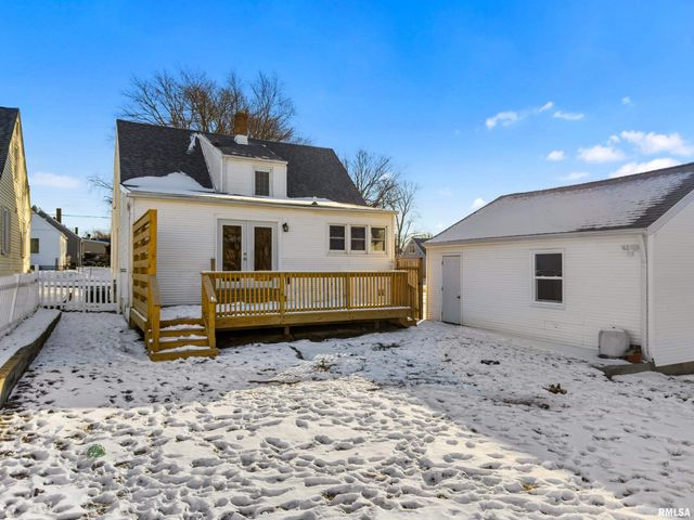 203 COURT Drive, Washington, IL 61571