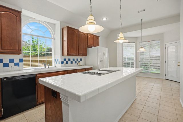 2813 Persimmon Place, Rowlett, TX 75088