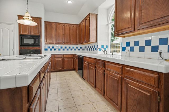 2813 Persimmon Place, Rowlett, TX 75088