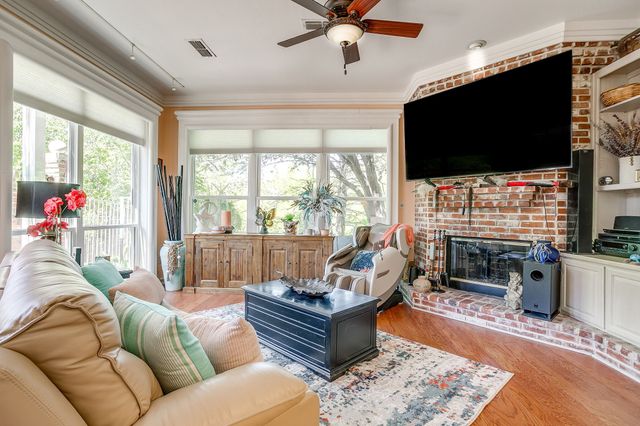632 Lochngreen Trail, Arlington, TX 76012