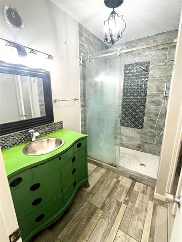 4001 Tanglewilde Street 1203, Houston, TX 77063