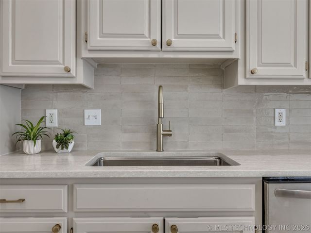 8512 N 100th East Avenue, Owasso, OK 74055