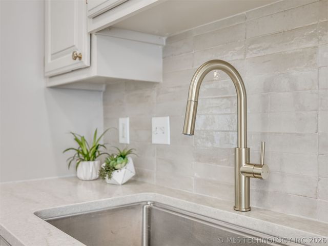 8512 N 100th East Avenue, Owasso, OK 74055