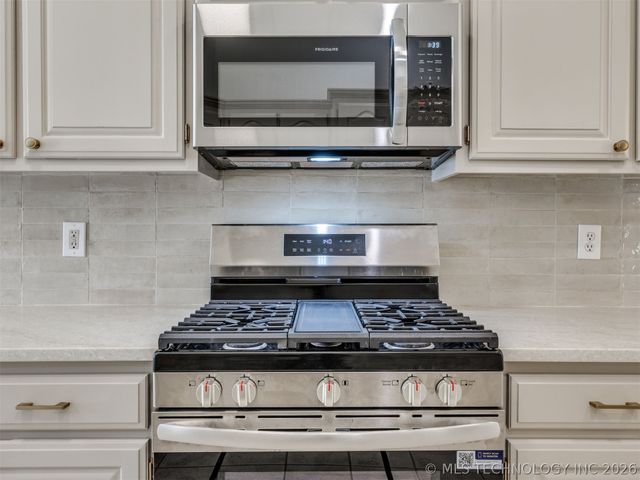 8512 N 100th East Avenue, Owasso, OK 74055