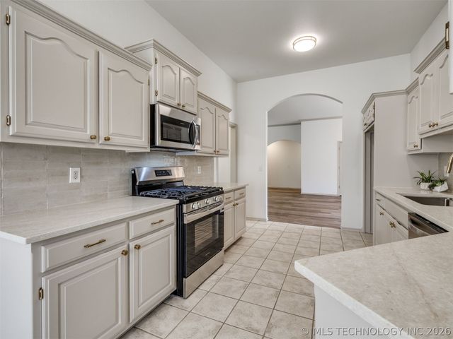 8512 N 100th East Avenue, Owasso, OK 74055