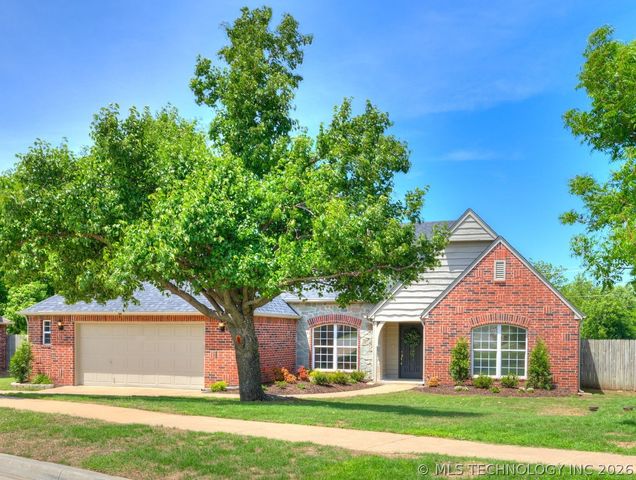 8512 N 100th East Avenue, Owasso, OK 74055