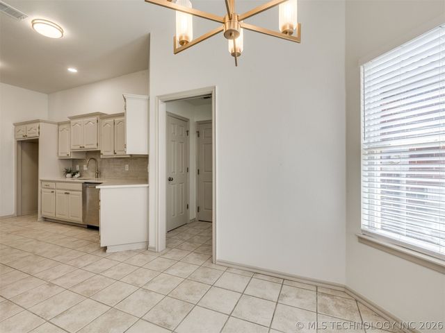 8512 N 100th East Avenue, Owasso, OK 74055
